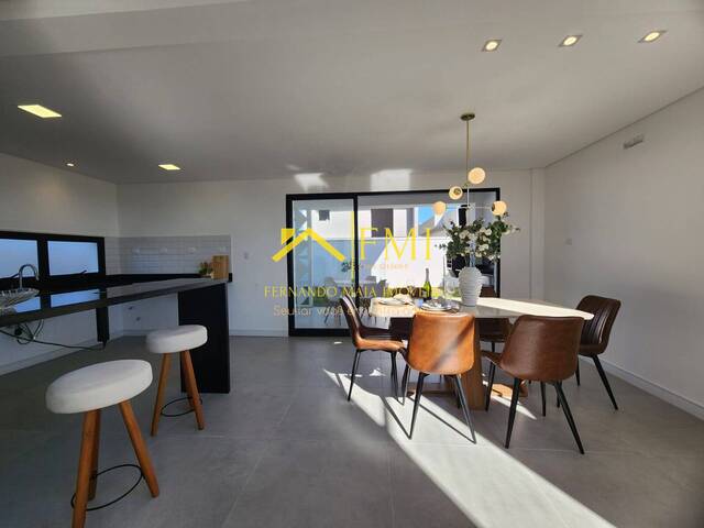 Casa para Venda em São José dos Campos - 4